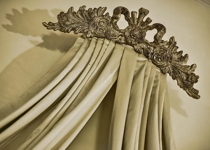 Residenze D'epoca Palazzo Coli Bizzarrini *