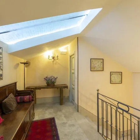 Residenze D'epoca Palazzo Coli Bizzarrini Διαμέρισμα *