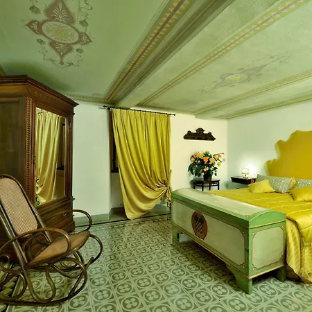 Residenze D'epoca Palazzo Coli Bizzarrini Сієна