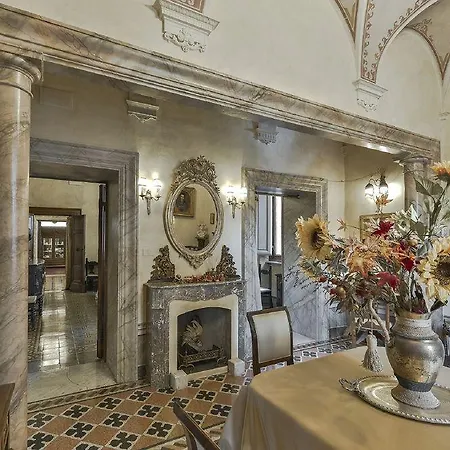 Residenze D'epoca Palazzo Coli Bizzarrini *
