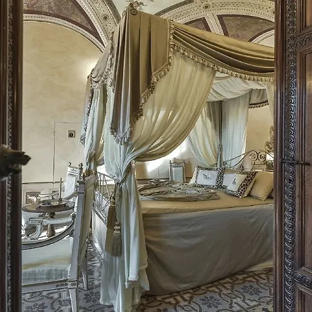 Residenze D'epoca Palazzo Coli Bizzarrini Siena