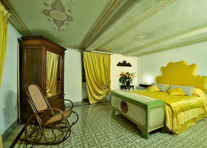 Residenze D'epoca Palazzo Coli Bizzarrini Сиена
