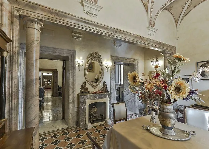 Residenze D'epoca Palazzo Coli Bizzarrini *