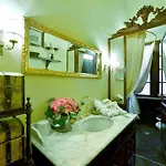 Residenze D'epoca Palazzo Coli Bizzarrini Apartment *