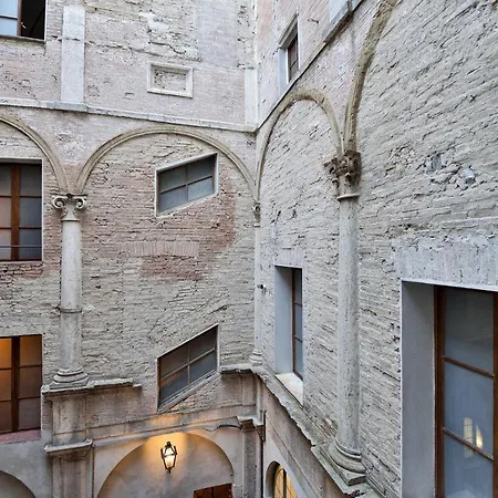 Residenze D'epoca Palazzo Coli Bizzarrini * Сиена