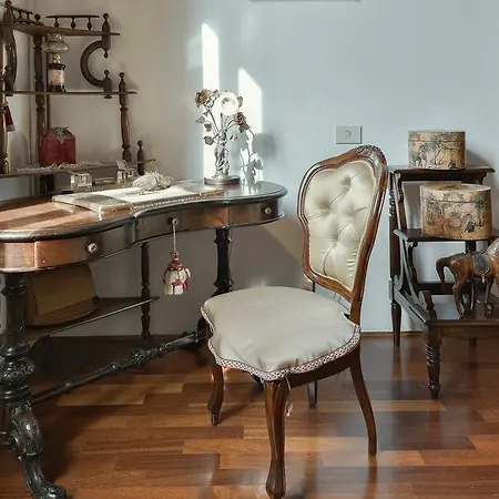 شقة Residenze D'epoca Palazzo Coli Bizzarrini سيينا